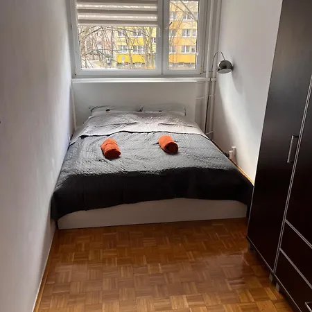 Bialowieska Street - 3 Pokoje, 54m2