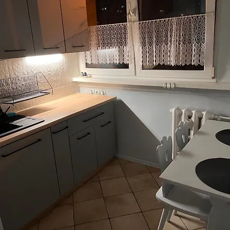 Bialowieska Street - 3 Pokoje, 54m2